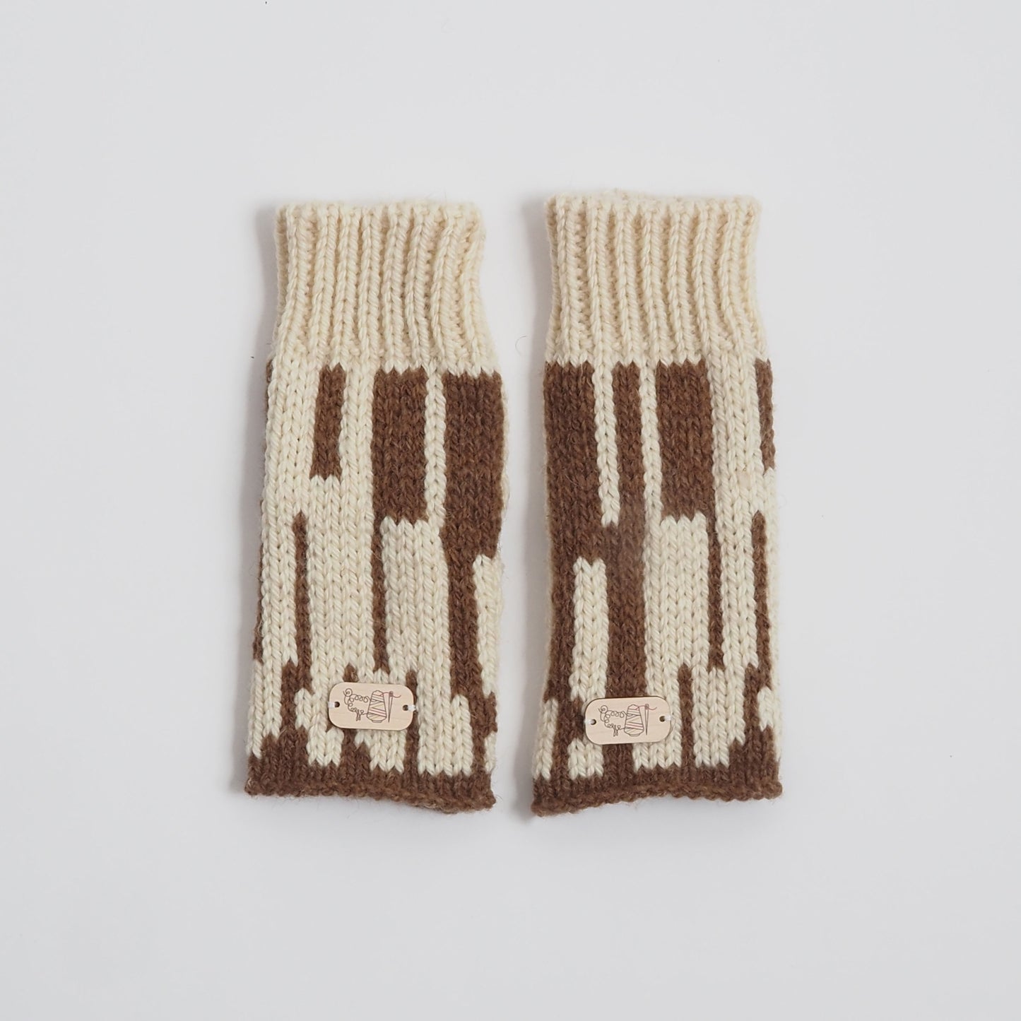 WRIST WARMERS IN COOKIES & CREAM